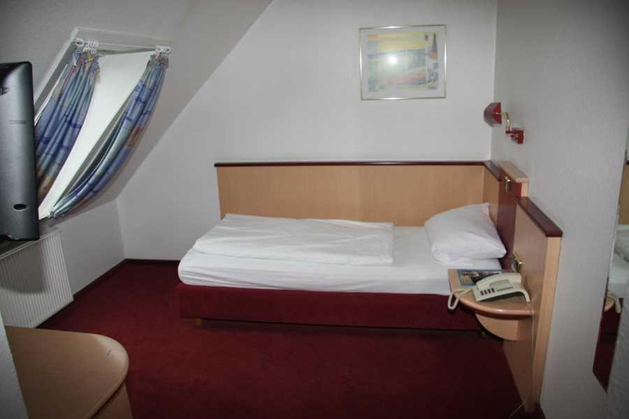 Vorsfelder Hof Hotel Wolfsburg Exterior photo